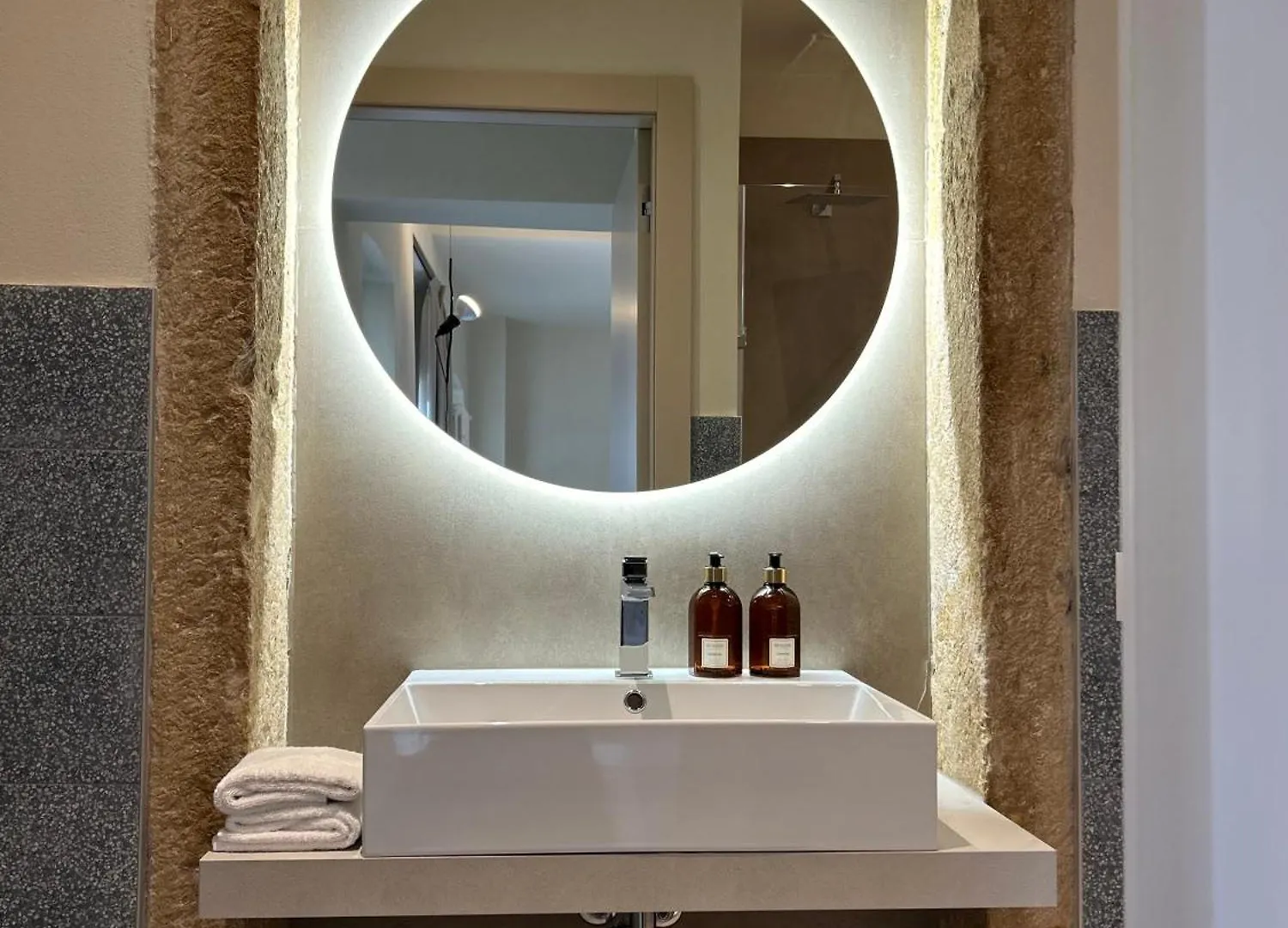 The Lake Suites Com - Luxury Stay In Lazise