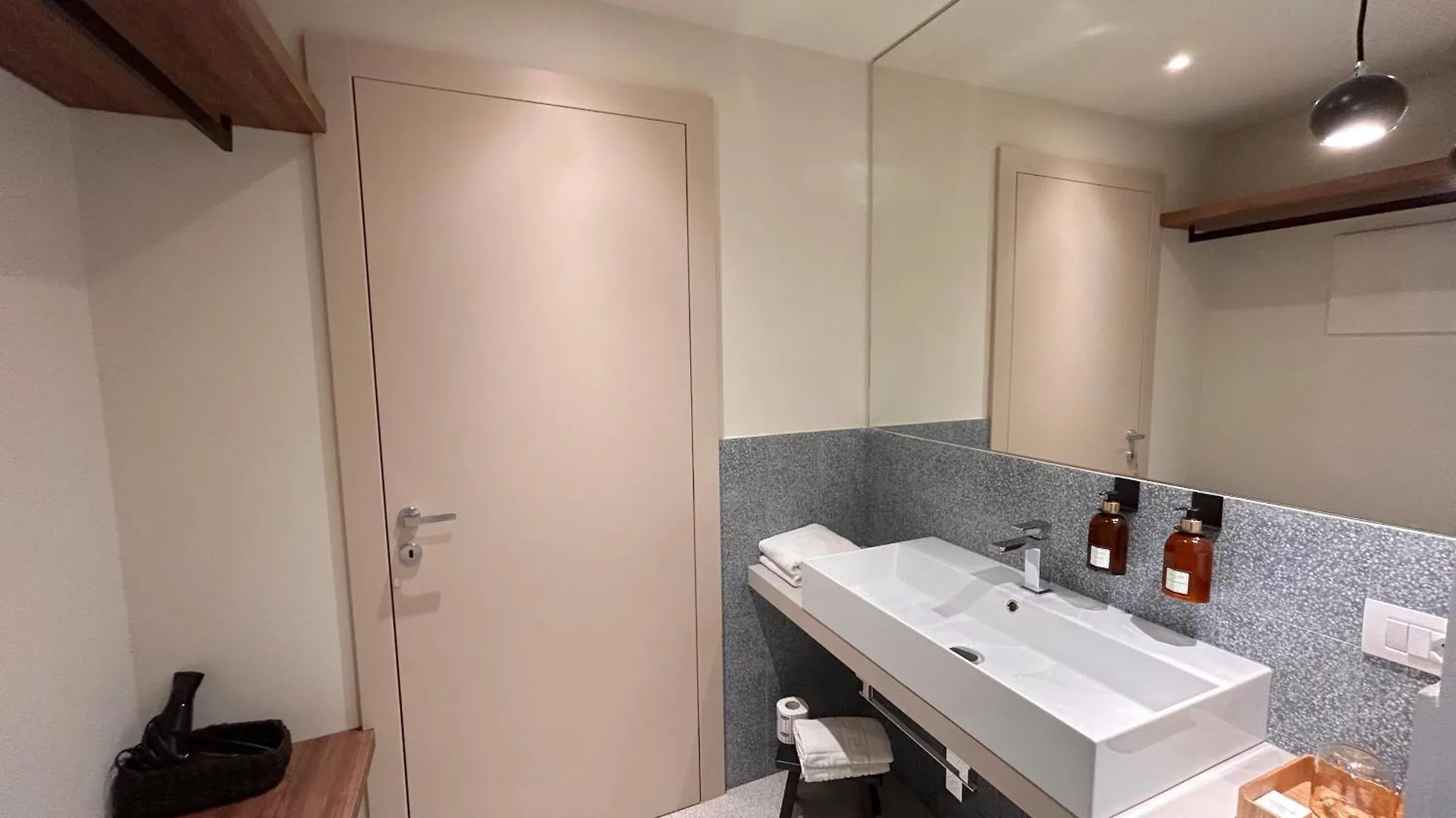 The Lake Suites Com - Luxury Stay In Lazise