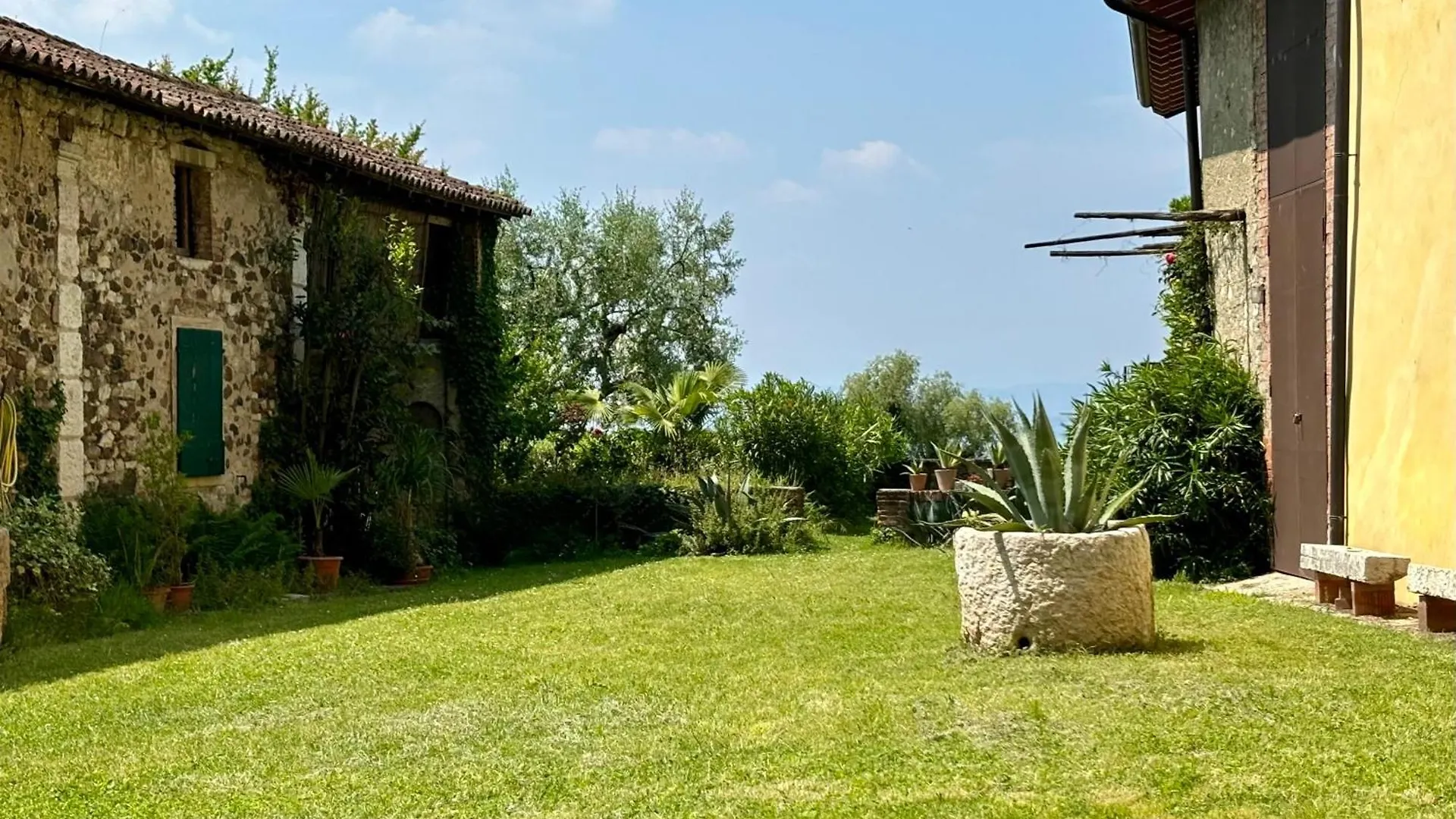 Bed & Breakfast The Lake Suites Com - Luxury Stay In Lazise